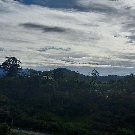 Nova Retreat Kea Farm Balcony Valley View 브린창 외부 사진